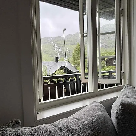 In Out Mountain Apartment